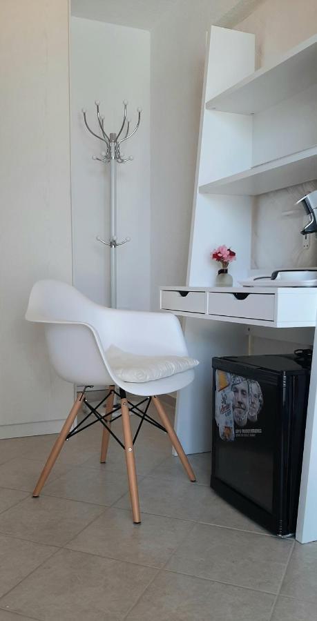 Helles Doppelzimmer Mit Bad, Terrasse Und Pool, Seperater Eingang, Liznjan, Istrien Eksteriør bilde