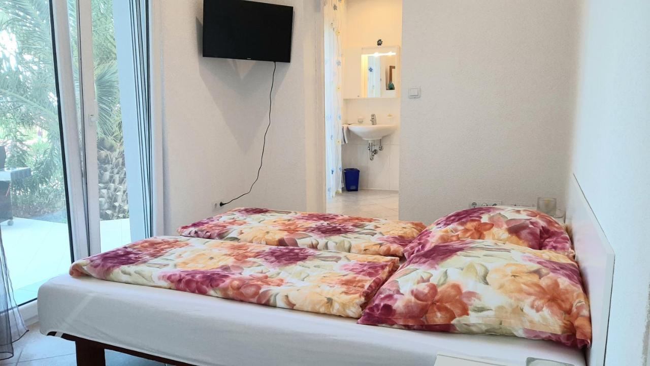 Helles Doppelzimmer Mit Bad, Terrasse Und Pool, Seperater Eingang, Liznjan, Istrien Eksteriør bilde
